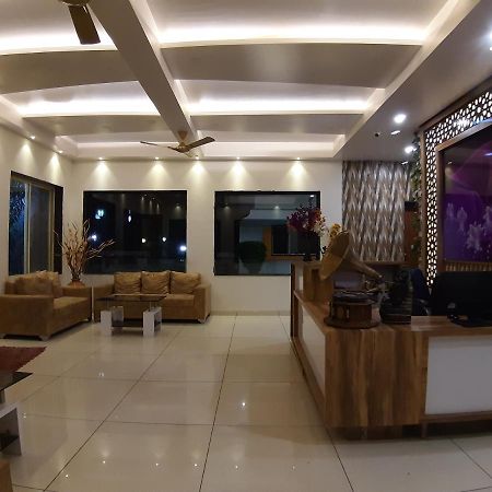 Hotel Great Annapurna Khuldabad Exteriör bild