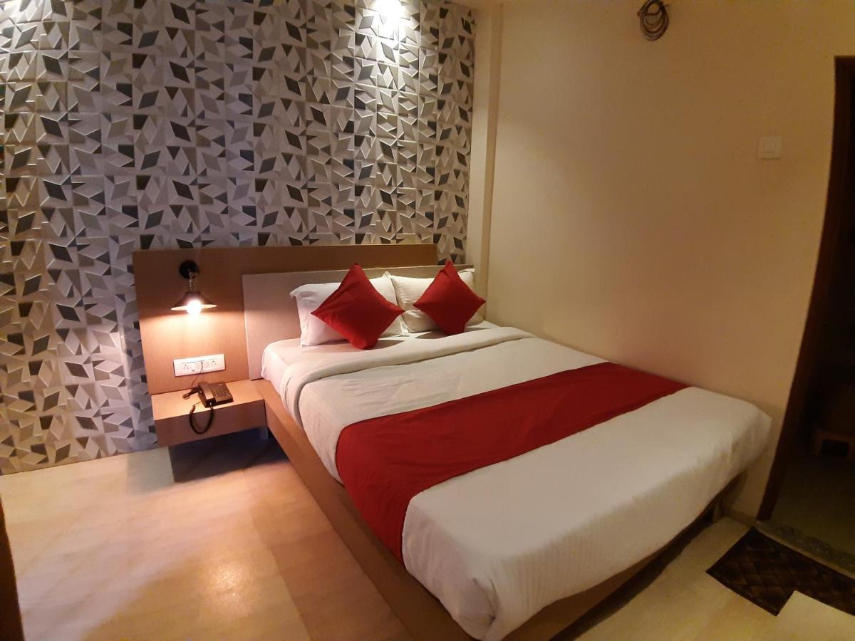Hotel Great Annapurna Khuldabad Exteriör bild