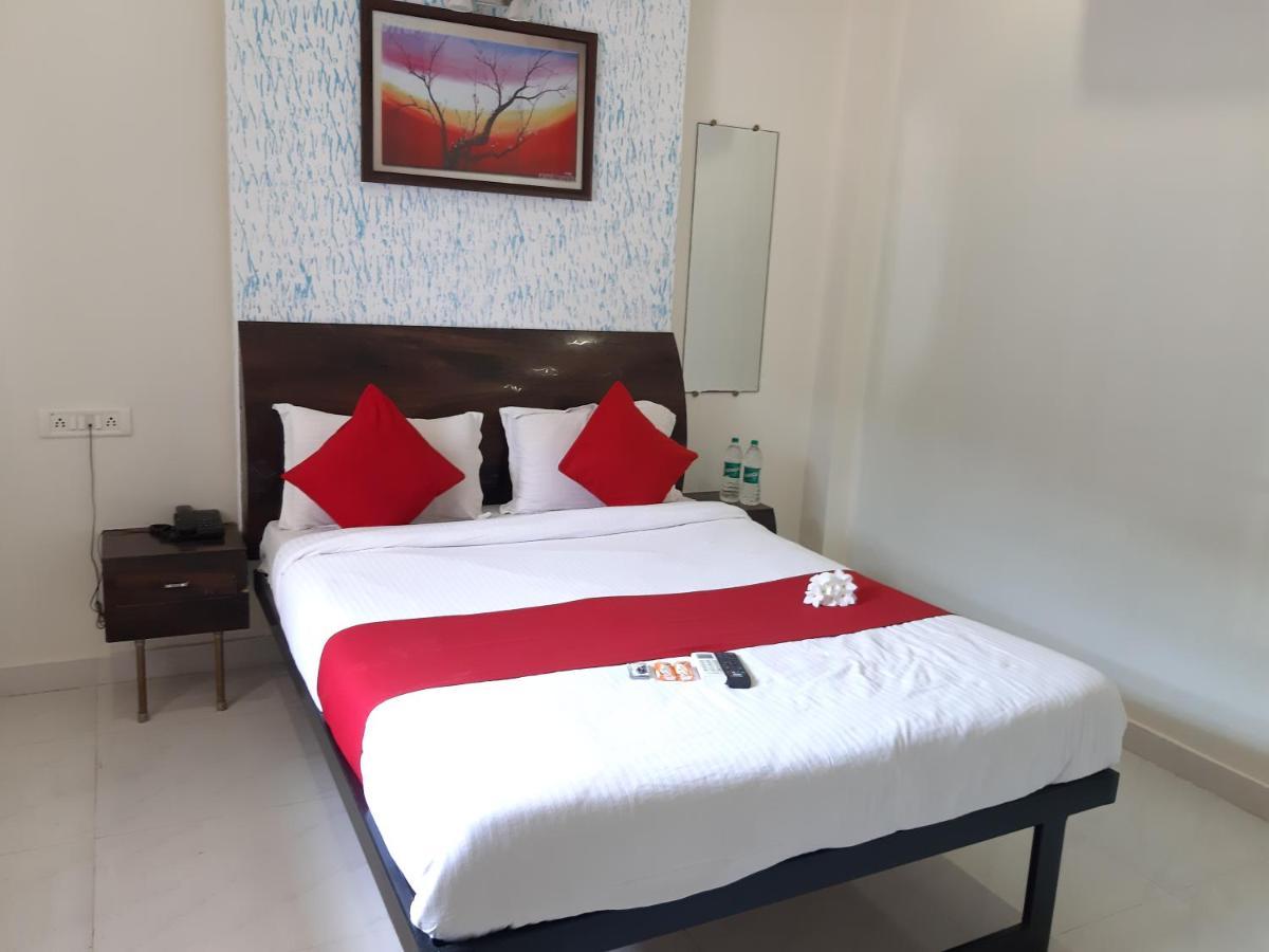 Hotel Great Annapurna Khuldabad Exteriör bild