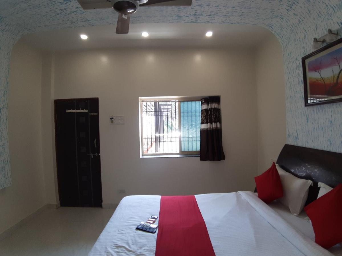 Hotel Great Annapurna Khuldabad Exteriör bild